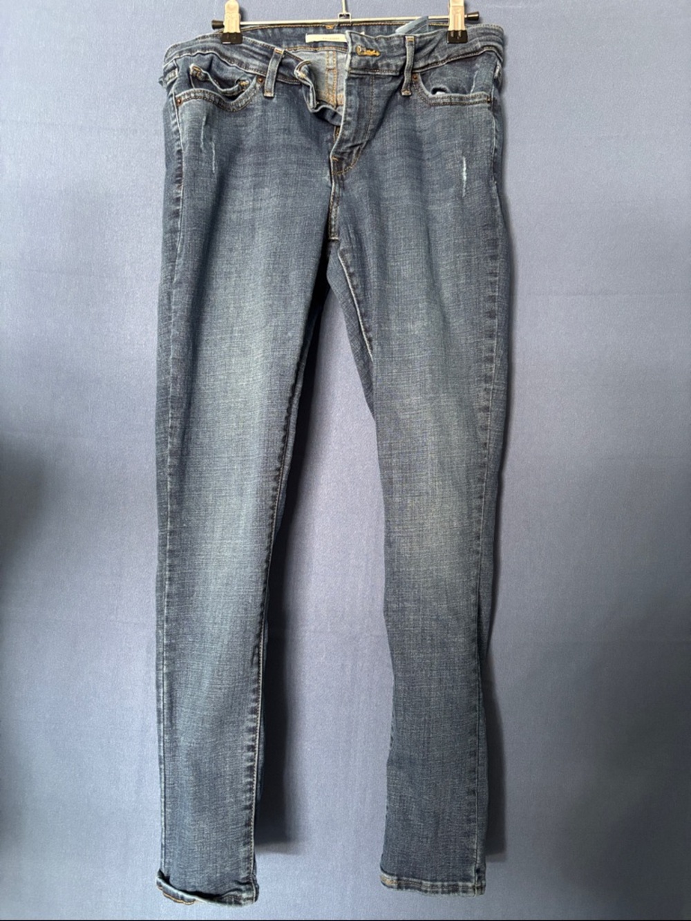 Levi's Women's Skinny Jeans in Medium Wash Blue